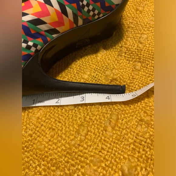 GX by Gwen Stephanie High Heel - Picture 2 of 6